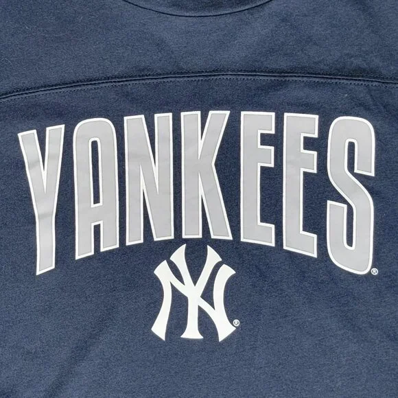 NWT MLB Genuine Merchandise New York Yankees Navy Crew Neck Short Sleeve Tee - M - Picture 2 of 10